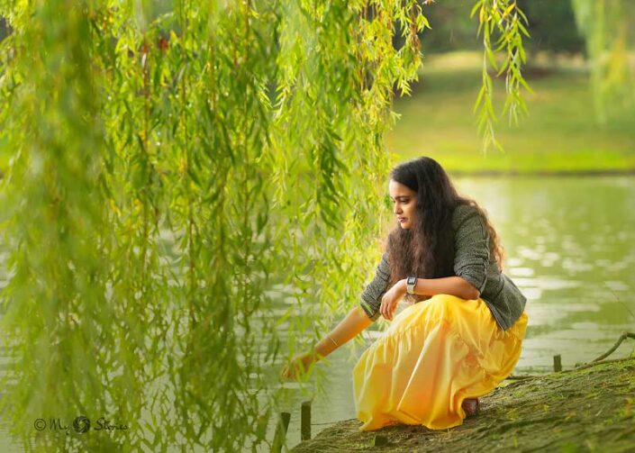 Naperville family photographer women lake yellow dress