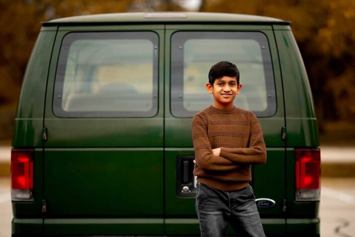 Naperville family photographer boy fall car autum